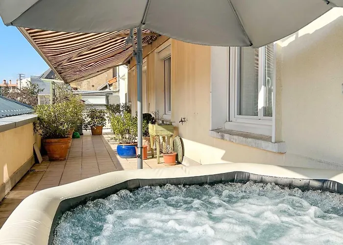 Habitación en casa particular Charmante Pour 2 Personnes- Parking Couvert Le Mans